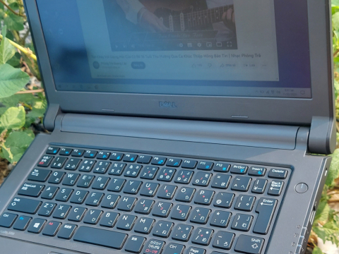 Laptop Dell Latitude 3350 _ Core i3 5010U/8GB/SSD 128GB Sandisk/ Screen 13.3in HD/bin 2h Giá : 3.800.000 VNĐ ( Đã bán) 