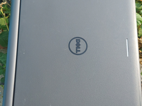 Laptop Dell Latitude 3350 _ Core i3 5010U/8GB/SSD 128GB Sandisk/ Screen 13.3in HD/bin 2h Giá : 3.800.000 VNĐ ( Đã bán) 