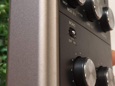 Soundcard TASCAM US-144MK giá 3.400.000 VNĐ