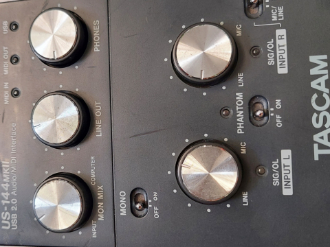 Soundcard TASCAM US-144MK giá 3.400.000 VNĐ