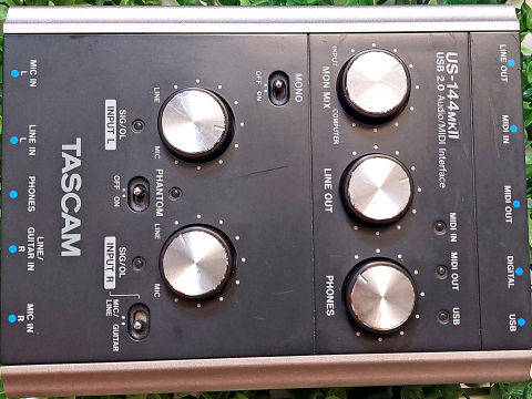Soundcard TASCAM US-144MK giá 3.400.000 VNĐ