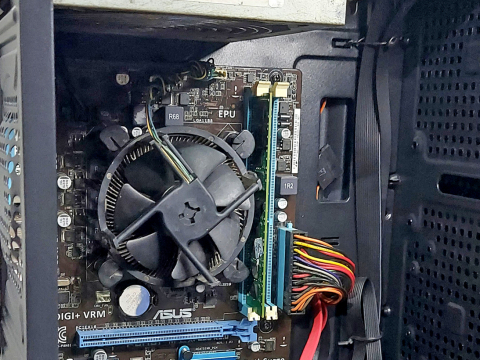 Case PC H61-RAM 4GB-SSD 128GB Giá 1.950.000 VNĐ ( Hết )